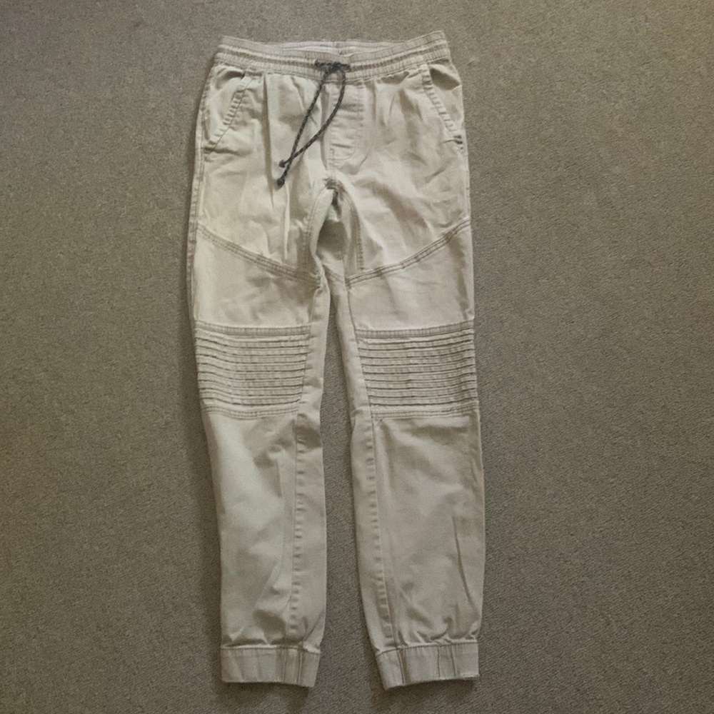 size: 28-30 they have been used a lot for school.